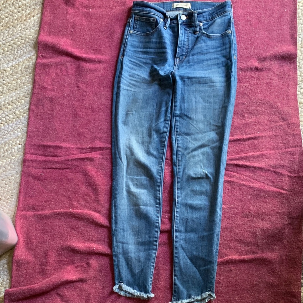 Madewell Medium Wash 10” High Rise Skinny Jeans in Blue w Frayed Hem - Tulip Hem - Picture 3 of 11